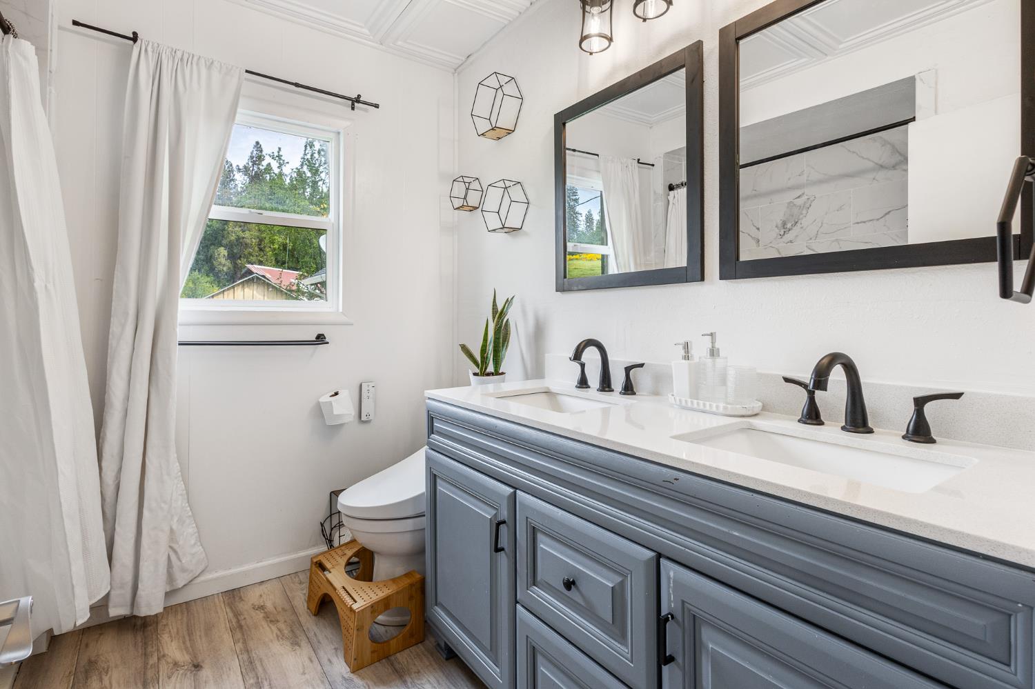 Detail Gallery Image 17 of 37 For 29658 State Highway 49, North San Juan,  CA 95960 - 3 Beds | 1 Baths