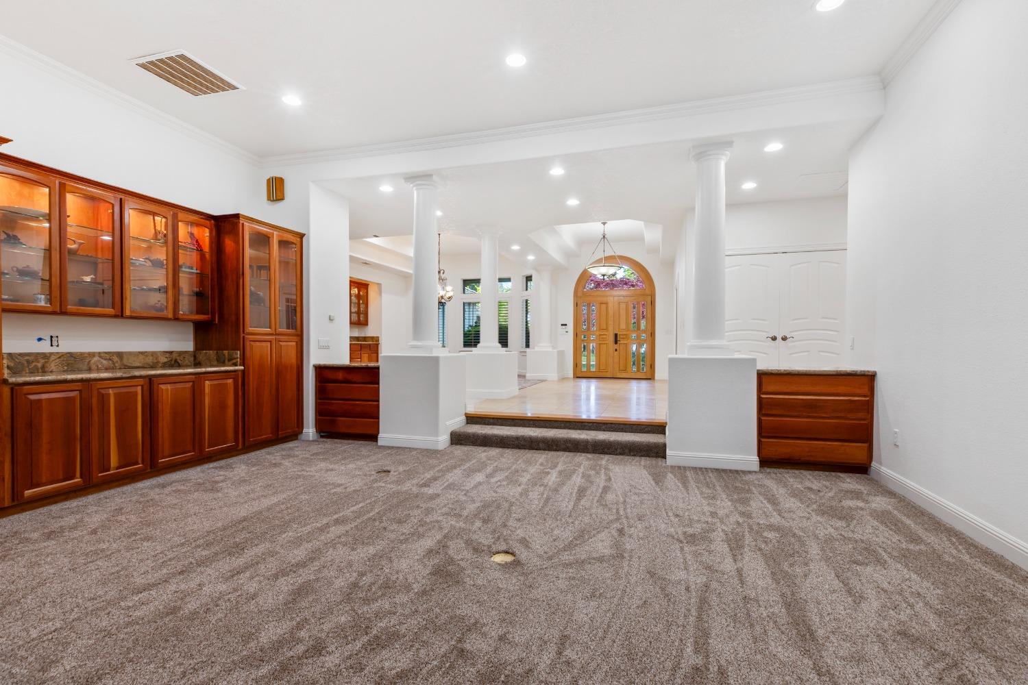 Detail Gallery Image 33 of 77 For 5000 Peach Blossom Ln, Oakdale,  CA 95361 - 5 Beds | 3/1 Baths