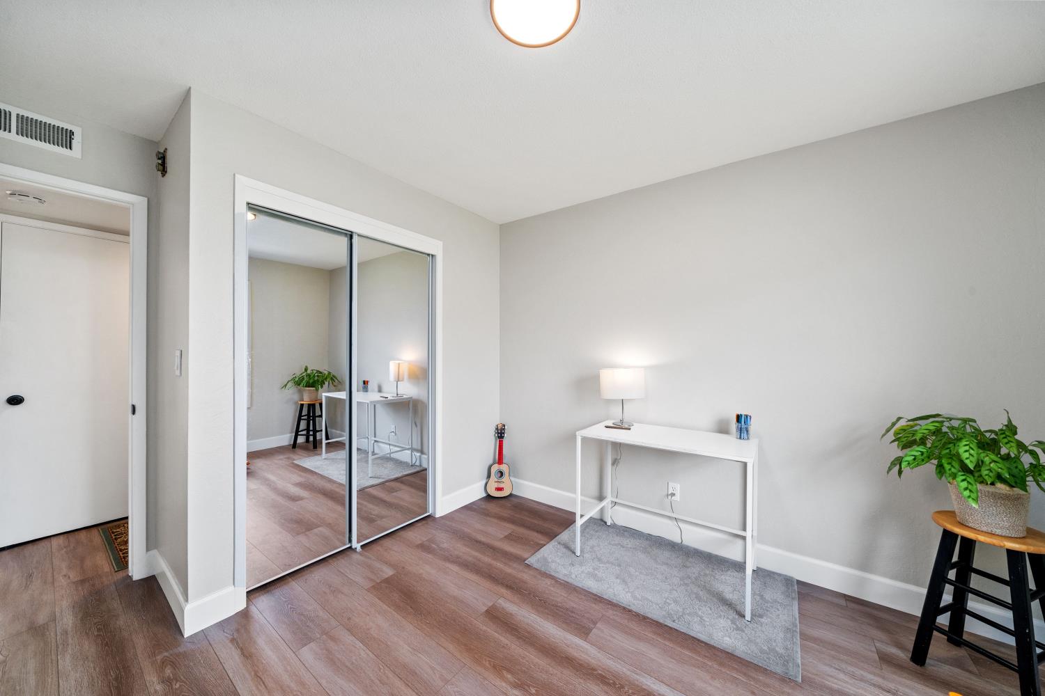 Detail Gallery Image 28 of 31 For 7037 Wilshire Cir, Sacramento,  CA 95822 - 3 Beds | 2 Baths