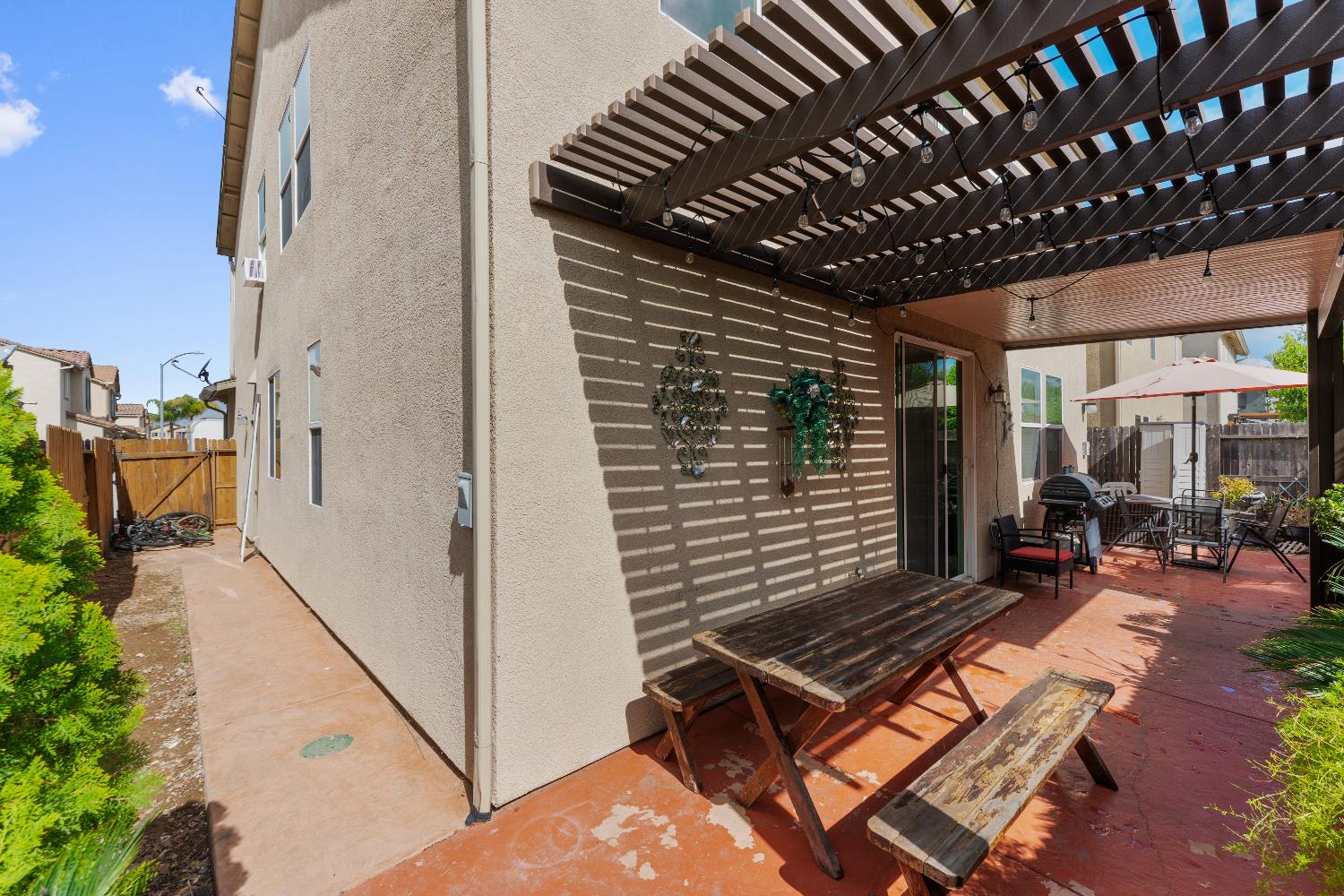 Detail Gallery Image 43 of 59 For 8269 Red Rock Dr, Sacramento,  CA 95829 - 4 Beds | 2/1 Baths