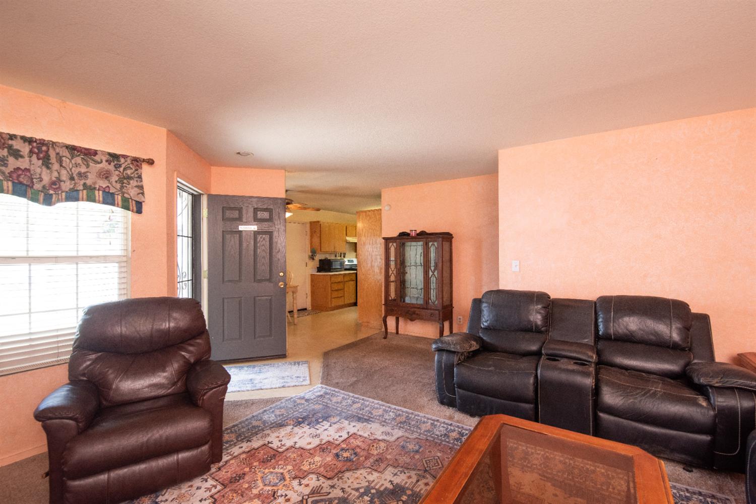 Detail Gallery Image 6 of 23 For 310 W F St, Turlock,  CA 95380 - 4 Beds | 2 Baths