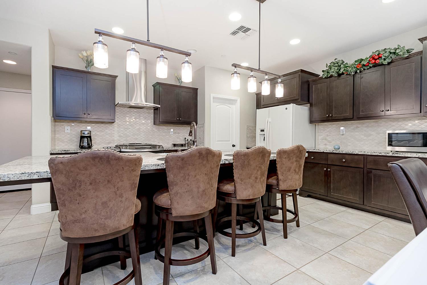 Detail Gallery Image 14 of 38 For 582 Pasture Ave, Lathrop,  CA 95330 - 4 Beds | 3 Baths