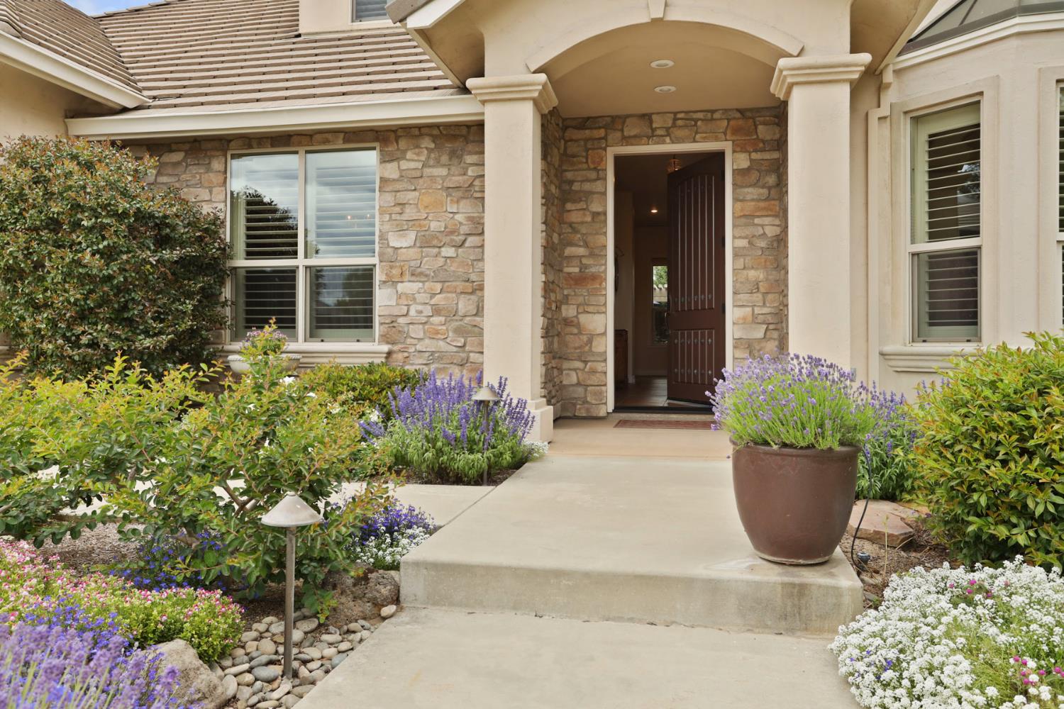 Detail Gallery Image 5 of 63 For 1037 Olson Ct, Ripon,  CA 95366 - 3 Beds | 2 Baths