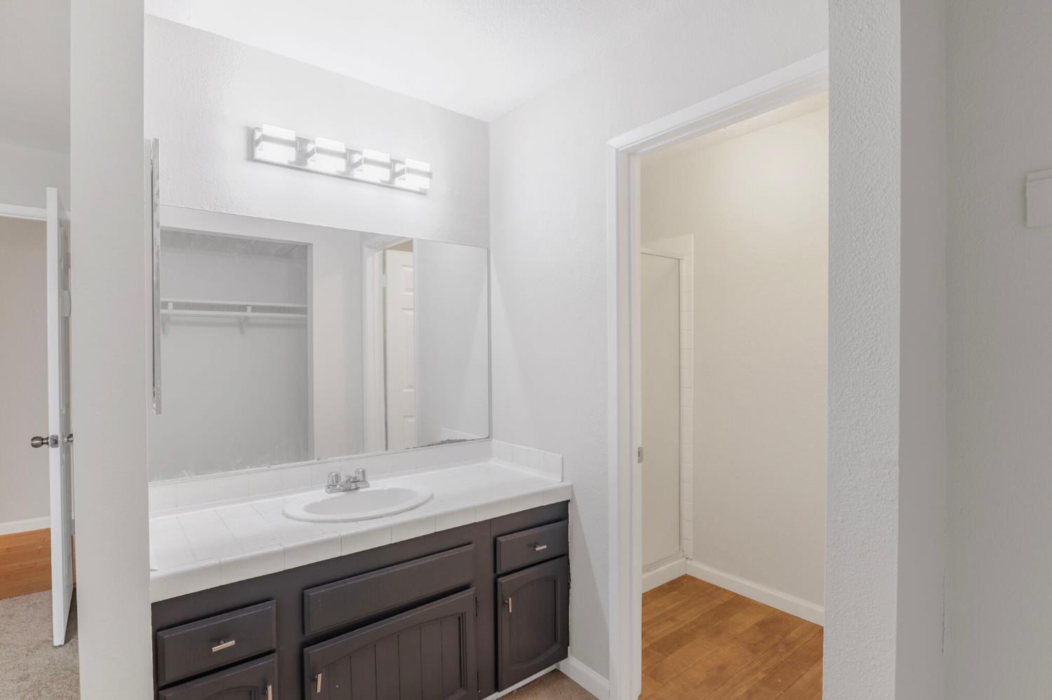 Detail Gallery Image 21 of 34 For 9214 Golf Links Rd, Oakland,  CA 94605 - 3 Beds | 2 Baths