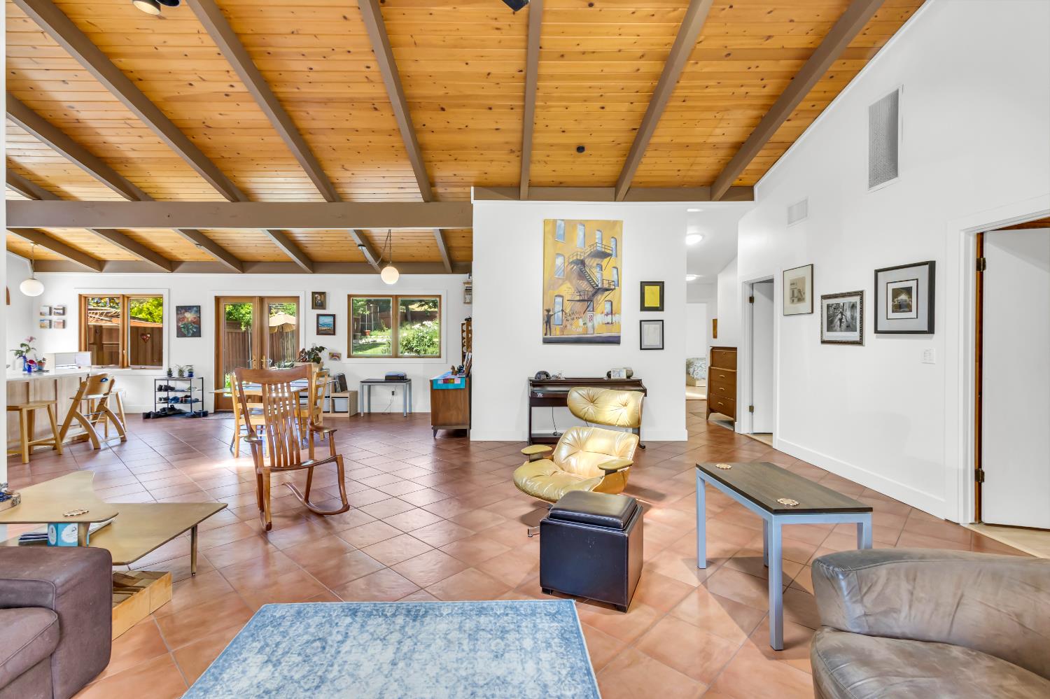Detail Gallery Image 8 of 94 For 3857 Bannister Rd, Fair Oaks,  CA 95628 - 7 Beds | 3 Baths