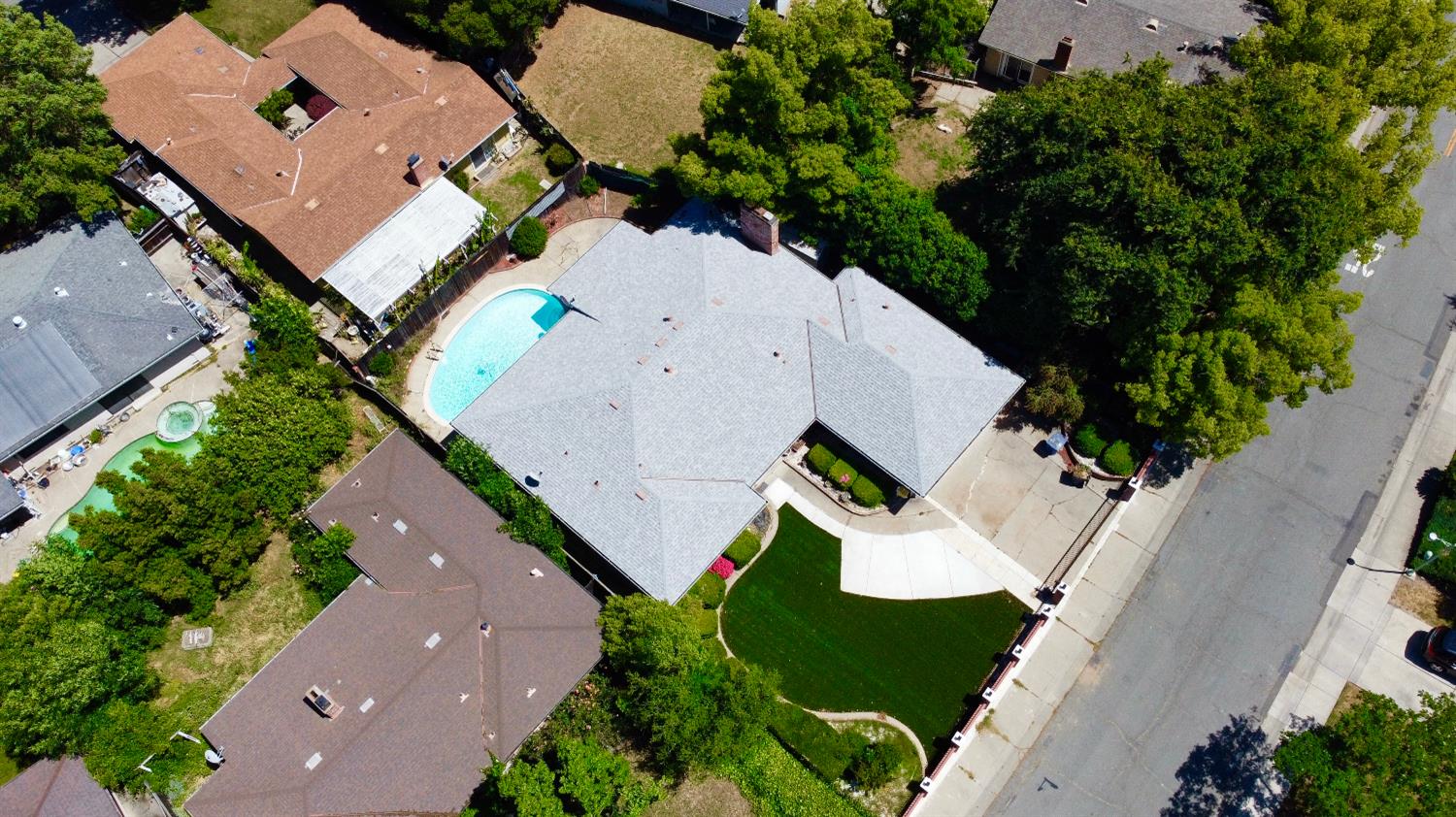 Detail Gallery Image 28 of 30 For 6281 Denslow Way, Sacramento,  CA 95823 - 4 Beds | 4 Baths
