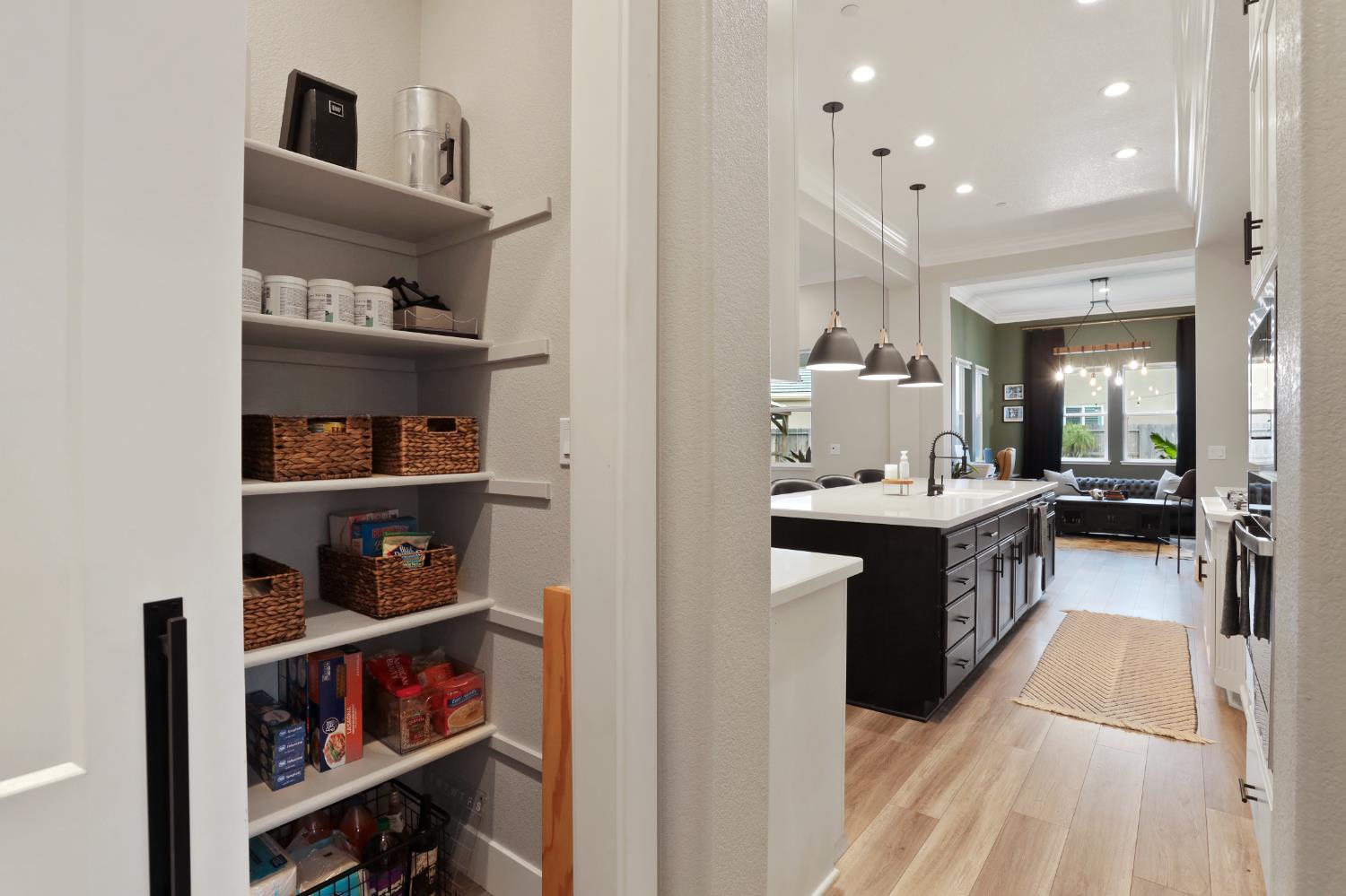 Detail Gallery Image 33 of 61 For 2134 Rambutan Pl, Manteca,  CA 95337 - 5 Beds | 3/1 Baths
