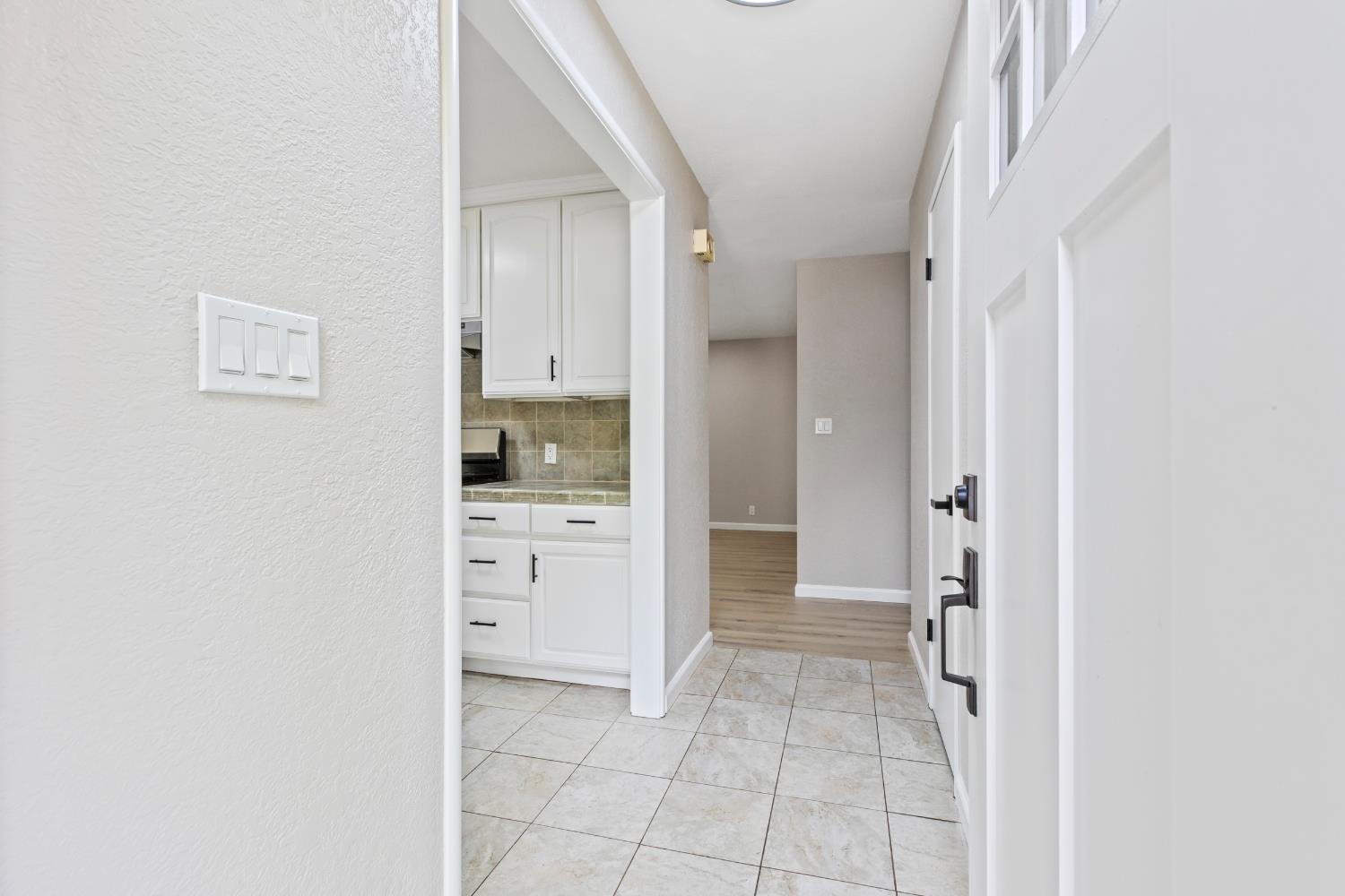 Detail Gallery Image 7 of 46 For 3742 Topeka St, Riverbank,  CA 95367 - 2 Beds | 2 Baths