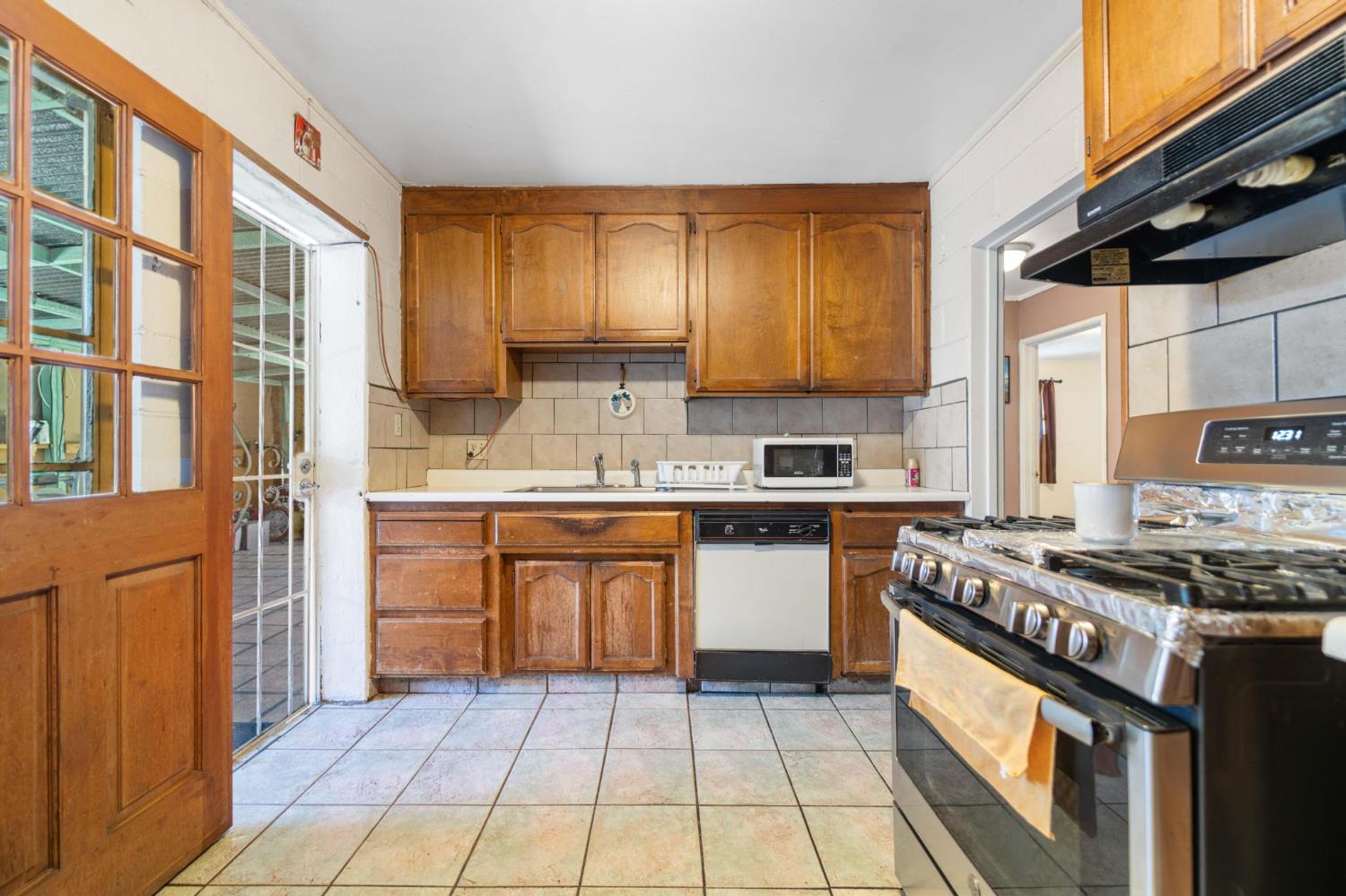 Detail Gallery Image 12 of 15 For 298 W Duane Ave, Sunnyvale,  CA 94085 - 2 Beds | 1 Baths