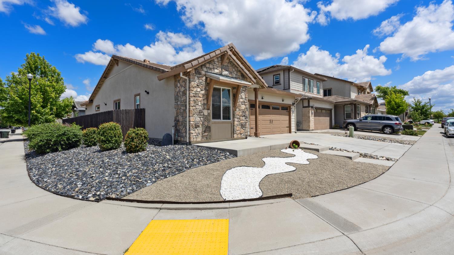 Detail Gallery Image 2 of 31 For 9064 Hourglass Cir, Roseville,  CA 95747 - 3 Beds | 2 Baths