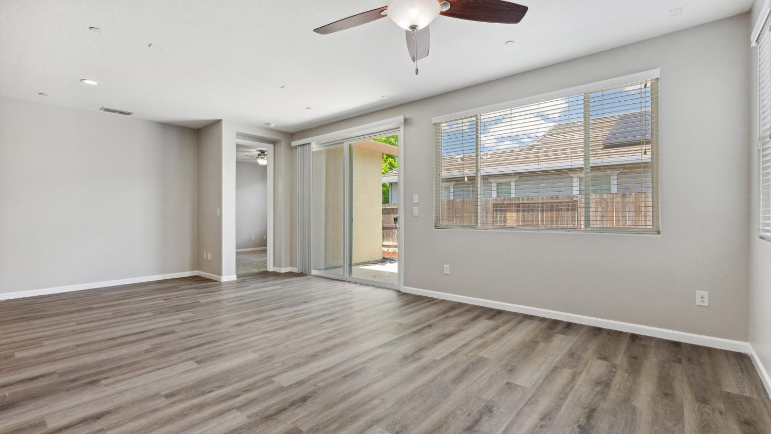 Detail Gallery Image 15 of 31 For 9064 Hourglass Cir, Roseville,  CA 95747 - 3 Beds | 2 Baths