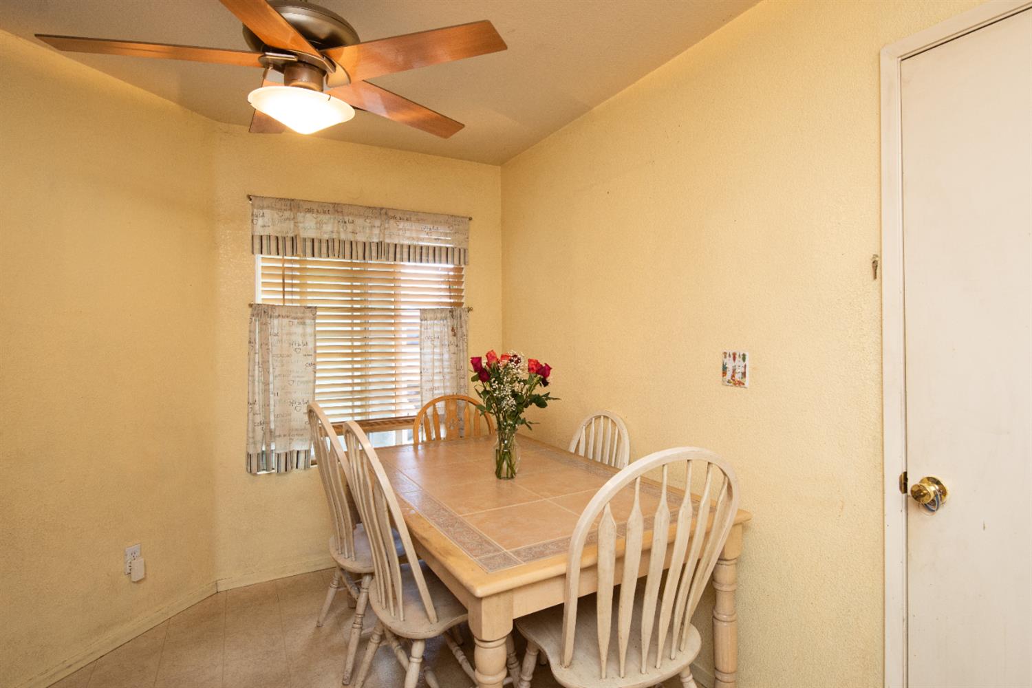 Detail Gallery Image 10 of 23 For 310 W F St, Turlock,  CA 95380 - 4 Beds | 2 Baths