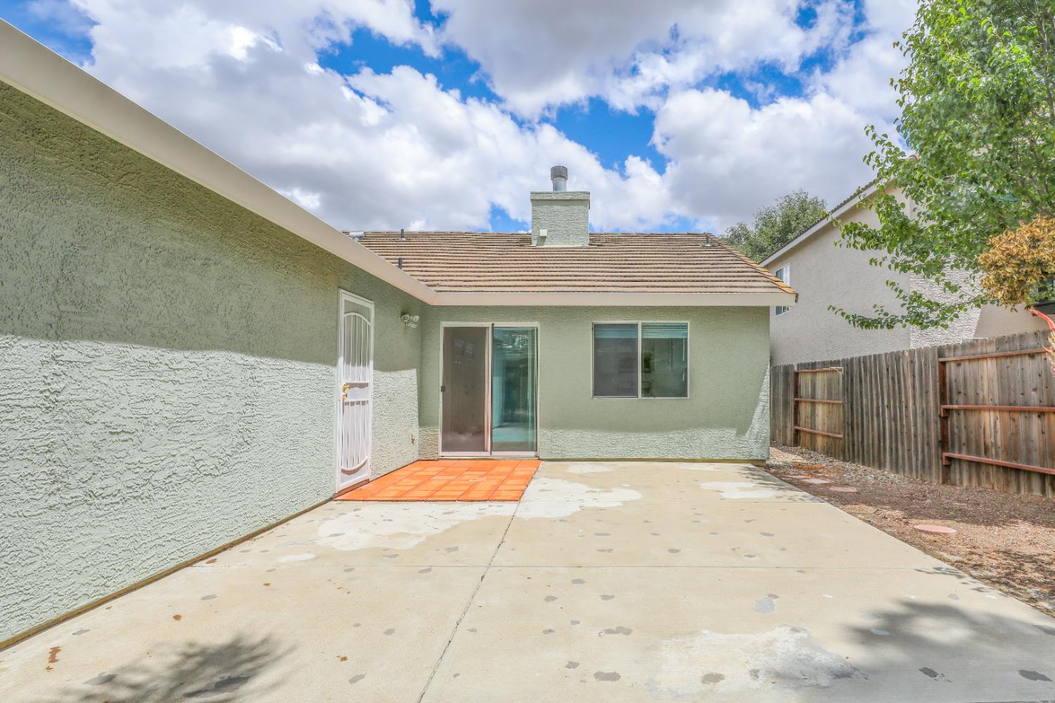 Detail Gallery Image 7 of 35 For 9134 Bungalow Way, Elk Grove,  CA 95758 - 3 Beds | 2 Baths