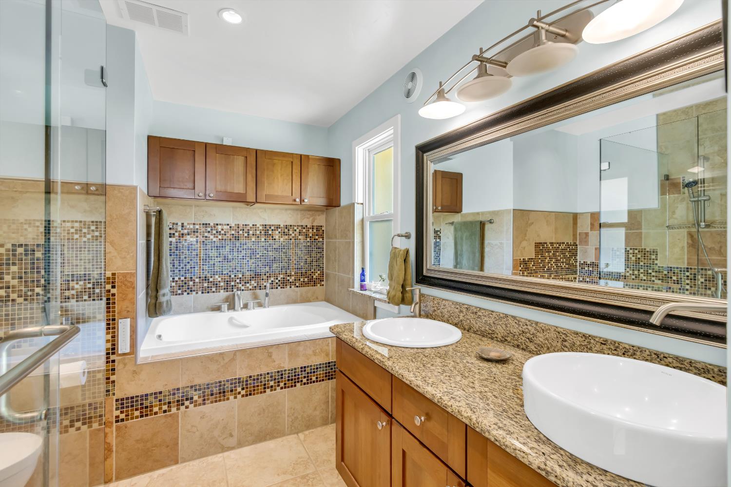 Detail Gallery Image 33 of 94 For 3857 Bannister Rd, Fair Oaks,  CA 95628 - 7 Beds | 3 Baths