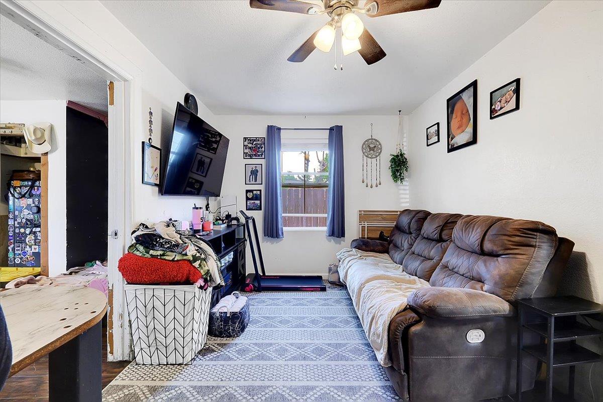 Detail Gallery Image 12 of 25 For 1215 J St, Marysville,  CA 95901 - 2 Beds | 1 Baths