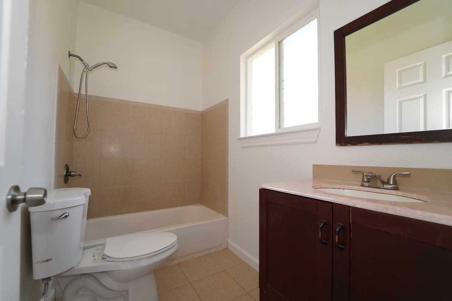 Detail Gallery Image 9 of 13 For 608 Myrtle Ave, West Sacramento,  CA 95605 - 3 Beds | 1/1 Baths