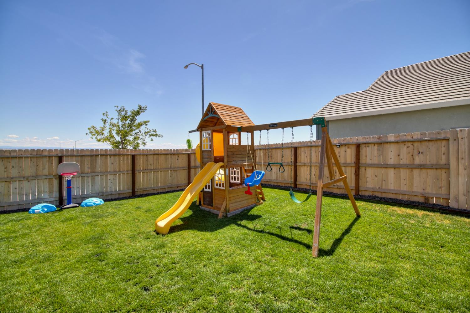 Detail Gallery Image 59 of 69 For 12818 Mission Peak Way, Rancho Cordova,  CA 95742 - 5 Beds | 4/1 Baths