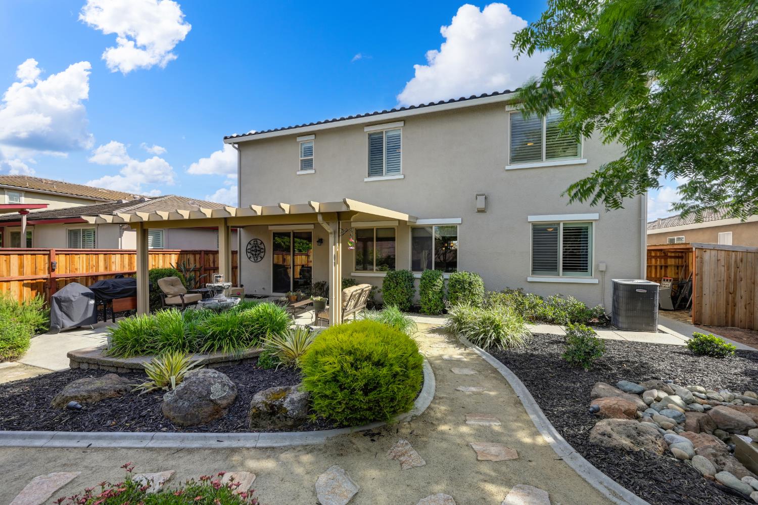 Detail Gallery Image 11 of 96 For 12379 El Portal Way, Rancho Cordova,  CA 95742 - 3 Beds | 2/1 Baths