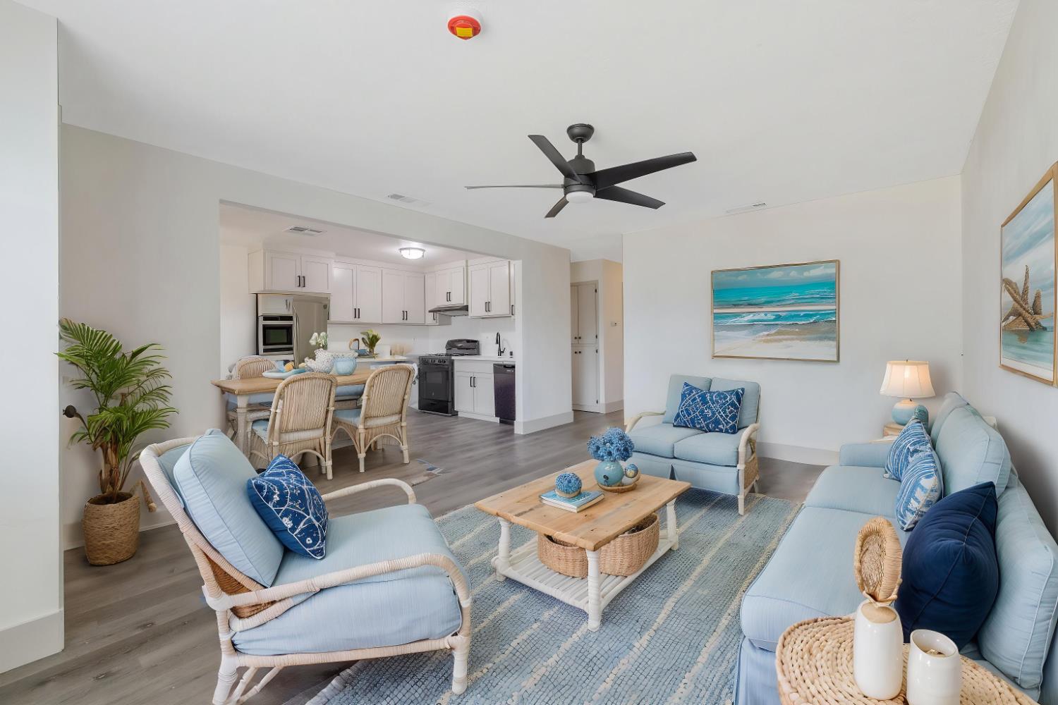 Detail Gallery Image 6 of 32 For 10141 Haven Ln, Hanford,  CA 93230 - 3 Beds | 2 Baths