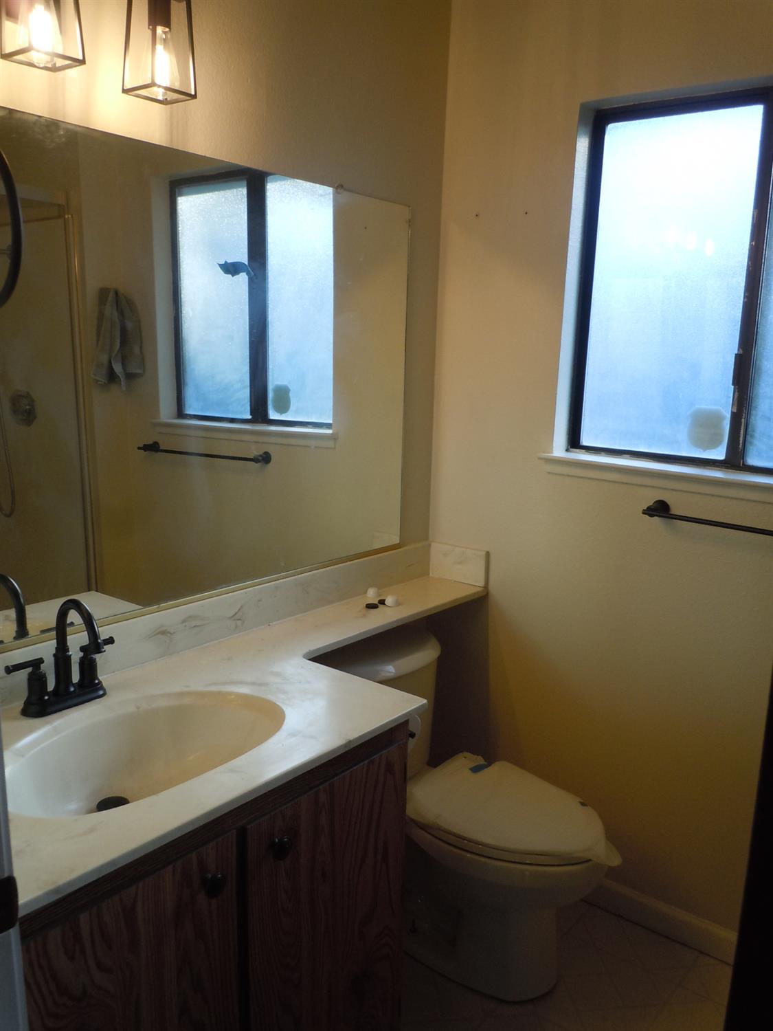 Detail Gallery Image 7 of 17 For 3077 Funston Dr, Sacramento,  CA 95833 - 2 Beds | 2 Baths