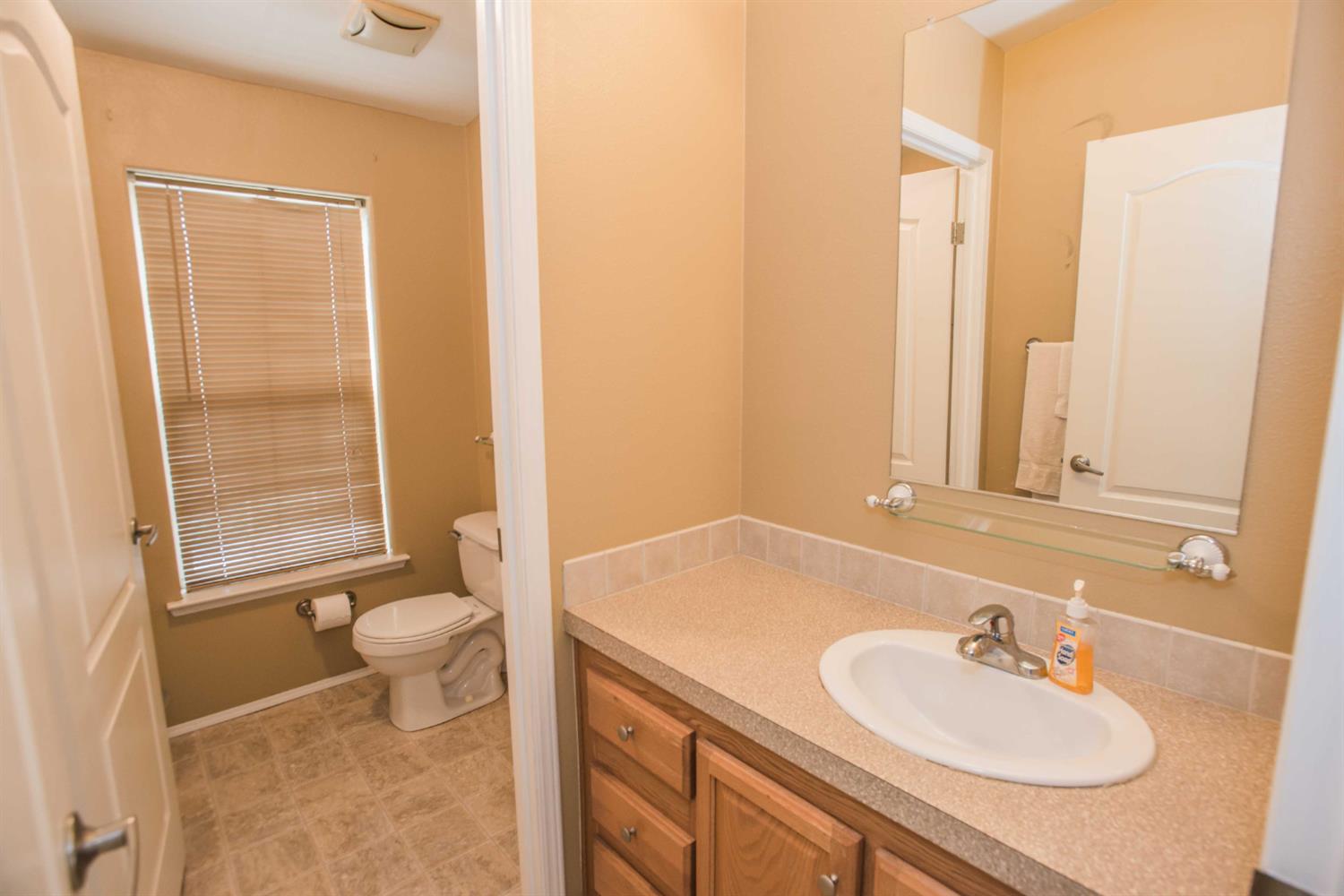 Detail Gallery Image 49 of 59 For 6946 27th St, Sacramento,  CA 95822 - 3 Beds | 2 Baths