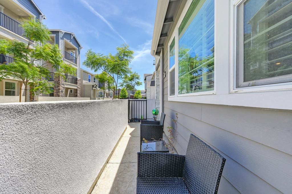 Goldenvue Walk, Sacramento, California image 5