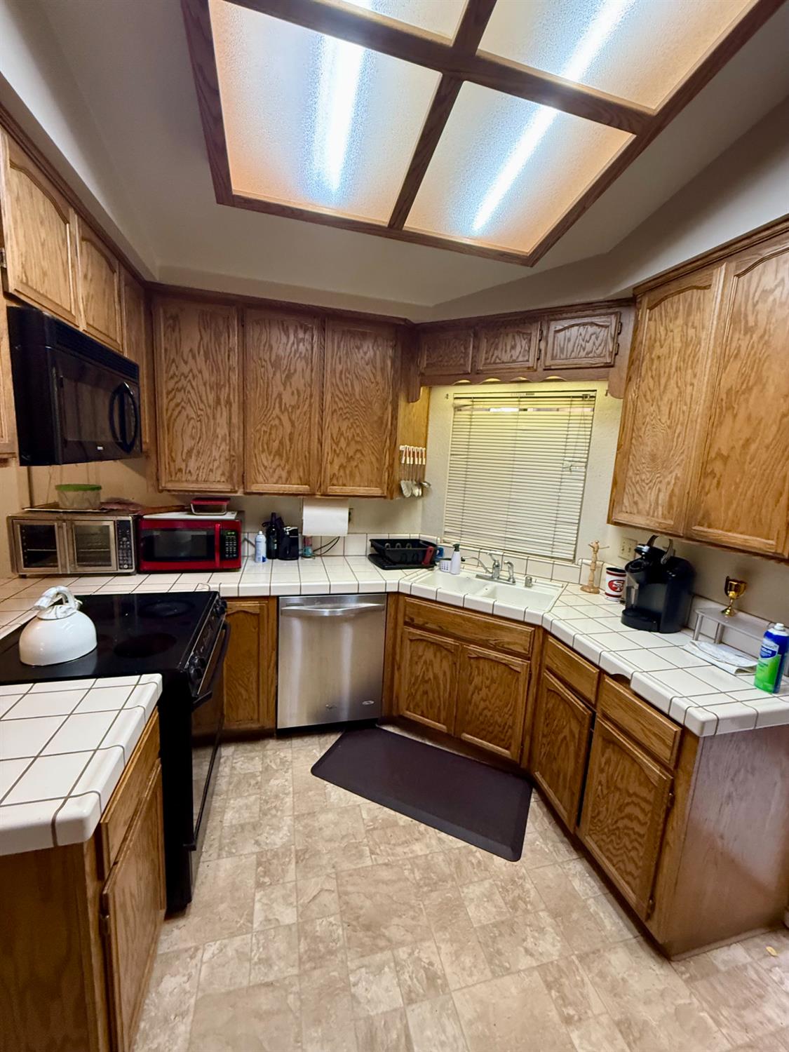Detail Gallery Image 1 of 3 For 836 Lourence Dr, Tracy,  CA 95376 - 4 Beds | 2 Baths