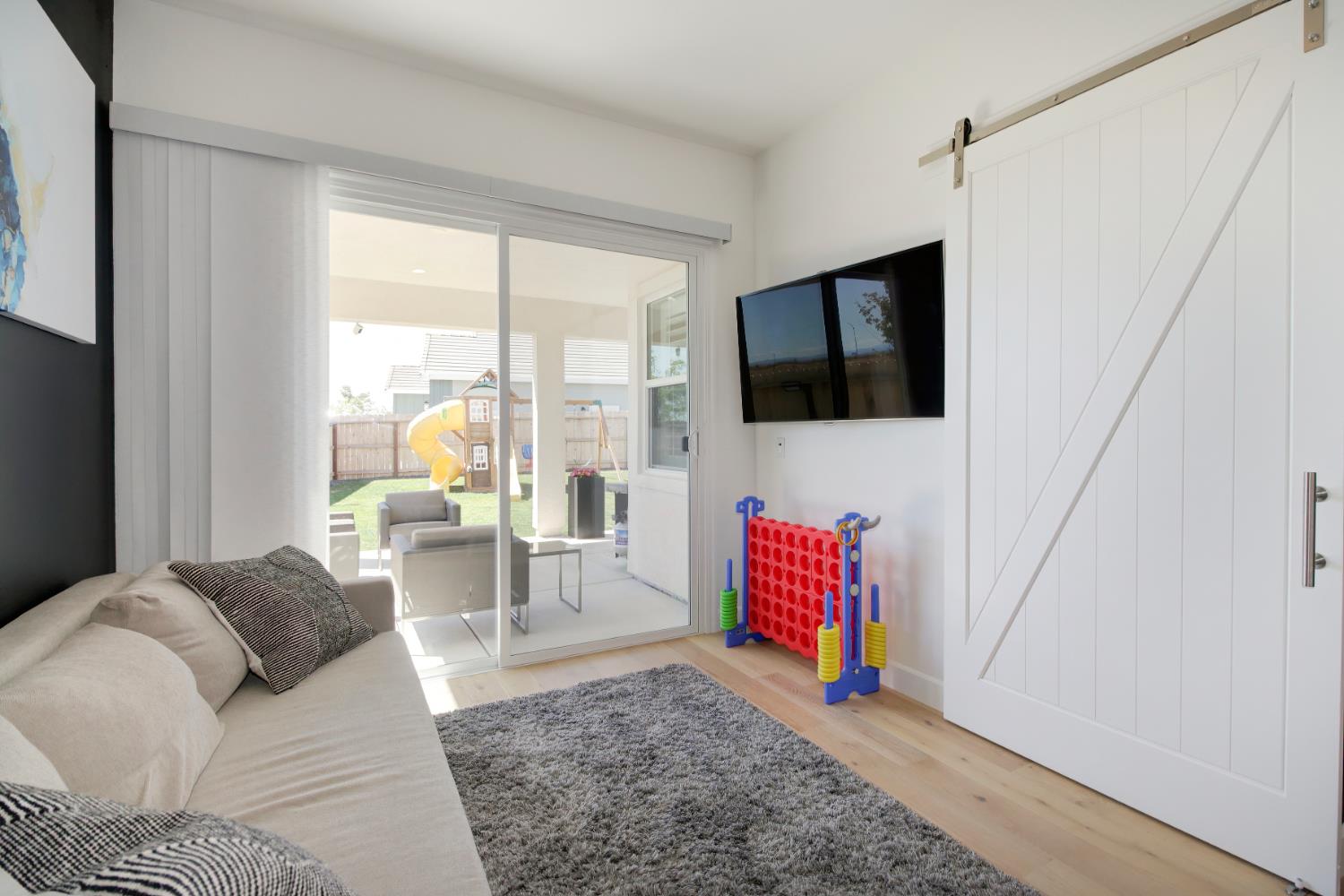 Detail Gallery Image 22 of 69 For 12818 Mission Peak Way, Rancho Cordova,  CA 95742 - 5 Beds | 4/1 Baths