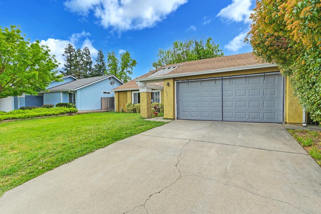 Detail Gallery Image 1 of 25 For 3708 Pullman Dr, Sacramento,  CA 95827 - 3 Beds | 2 Baths