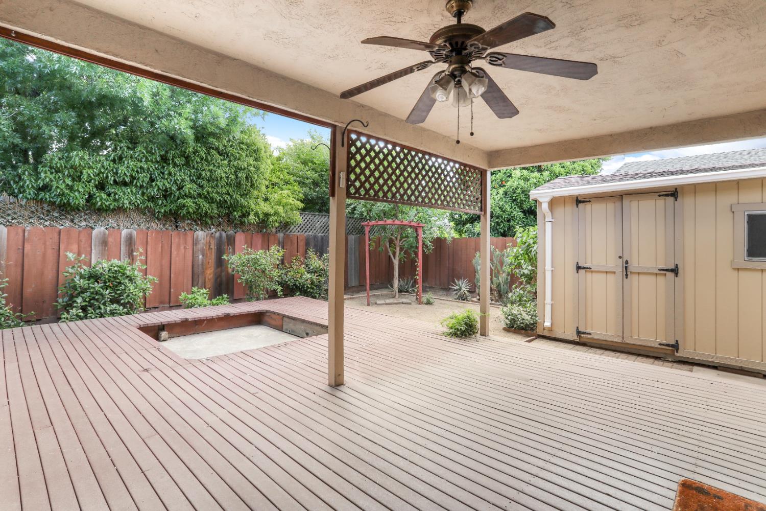 Detail Gallery Image 33 of 38 For 678 Emerald Pl, Manteca,  CA 95336 - 3 Beds | 2 Baths