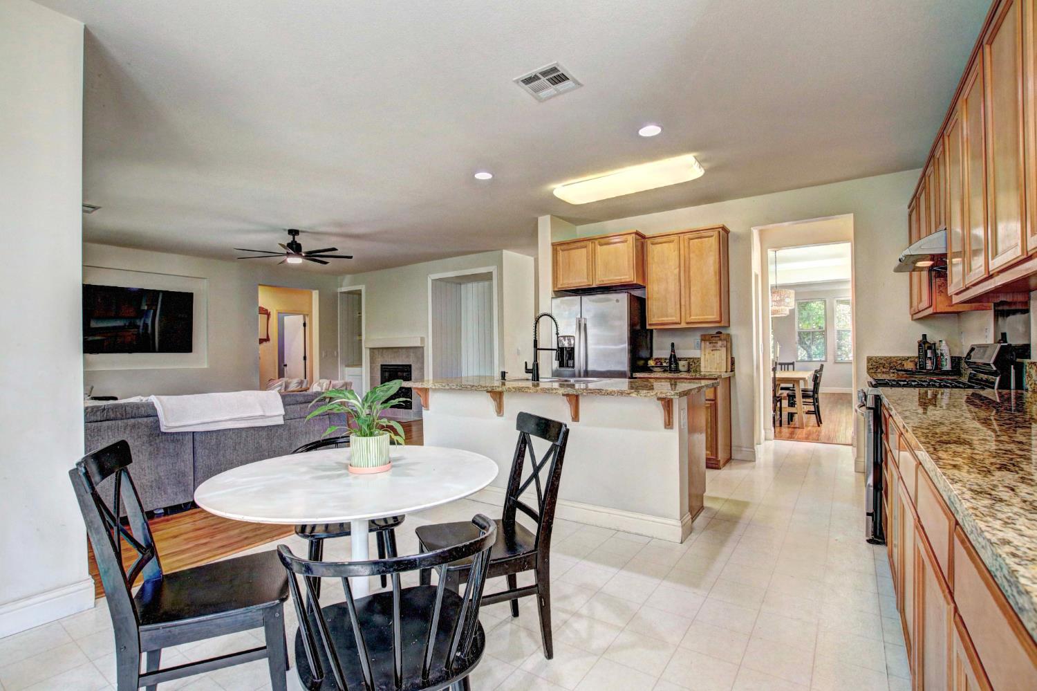Detail Gallery Image 10 of 58 For 1461 Cortina Rd, West Sacramento,  CA 95691 - 5 Beds | 3 Baths