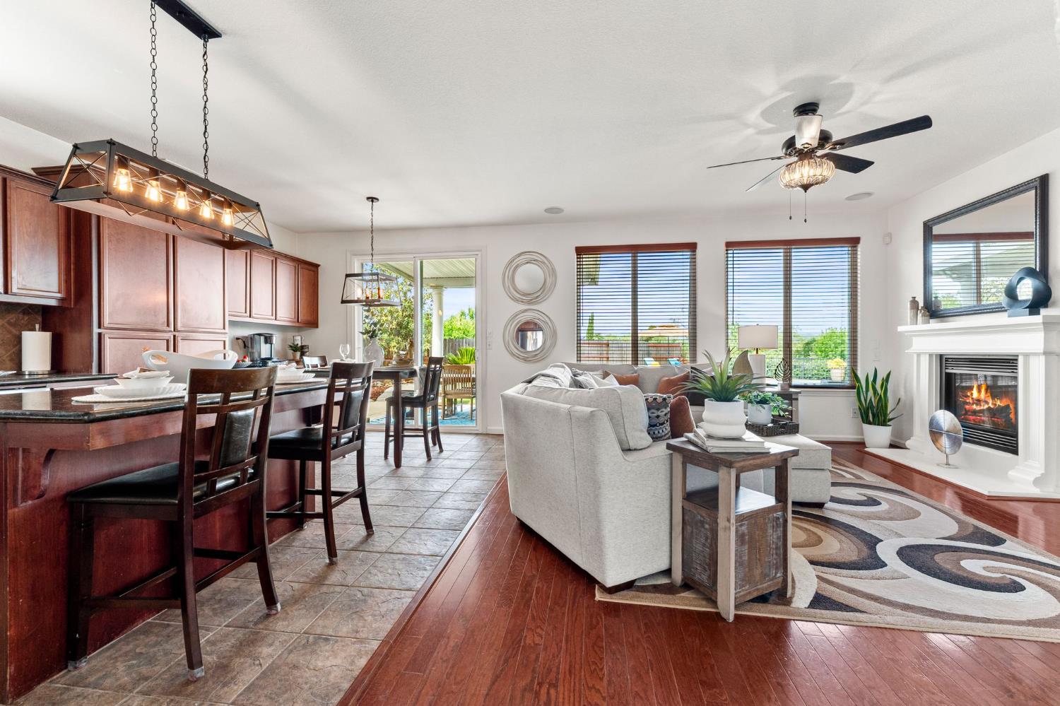 Detail Gallery Image 4 of 48 For 734 Kristi Ct, Jackson,  CA 95642 - 4 Beds | 3 Baths