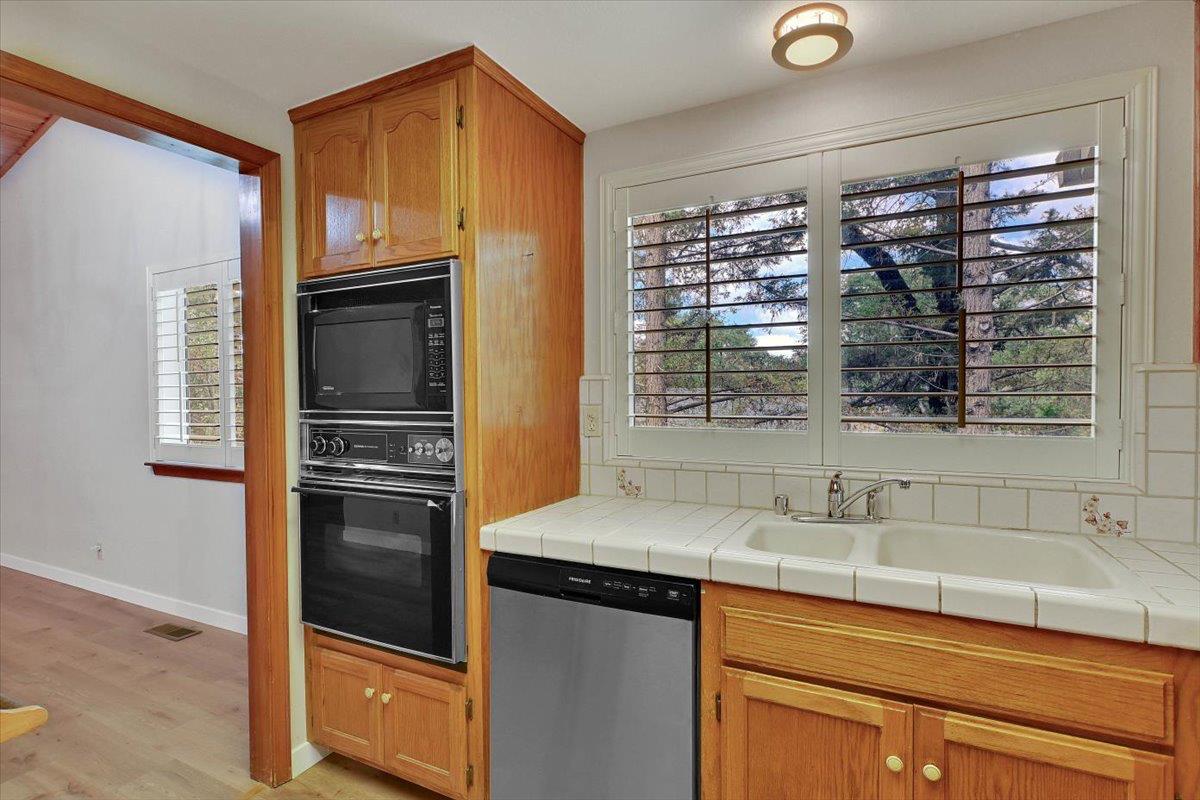 Detail Gallery Image 25 of 75 For 13901 Lake Wildwood Dr, Penn Valley,  CA 95946 - 3 Beds | 2 Baths