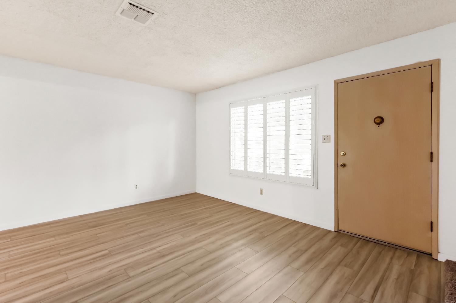 La Riviera Drive #A, Sacramento, California image 3