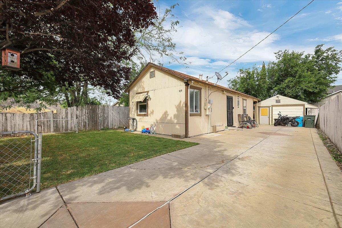 Detail Gallery Image 1 of 25 For 1215 J St, Marysville,  CA 95901 - 2 Beds | 1 Baths