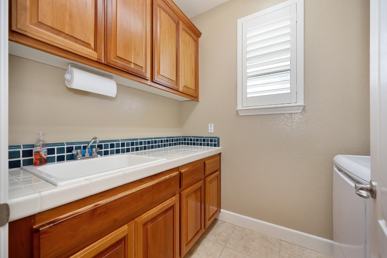Detail Gallery Image 64 of 96 For 12379 El Portal Way, Rancho Cordova,  CA 95742 - 3 Beds | 2/1 Baths