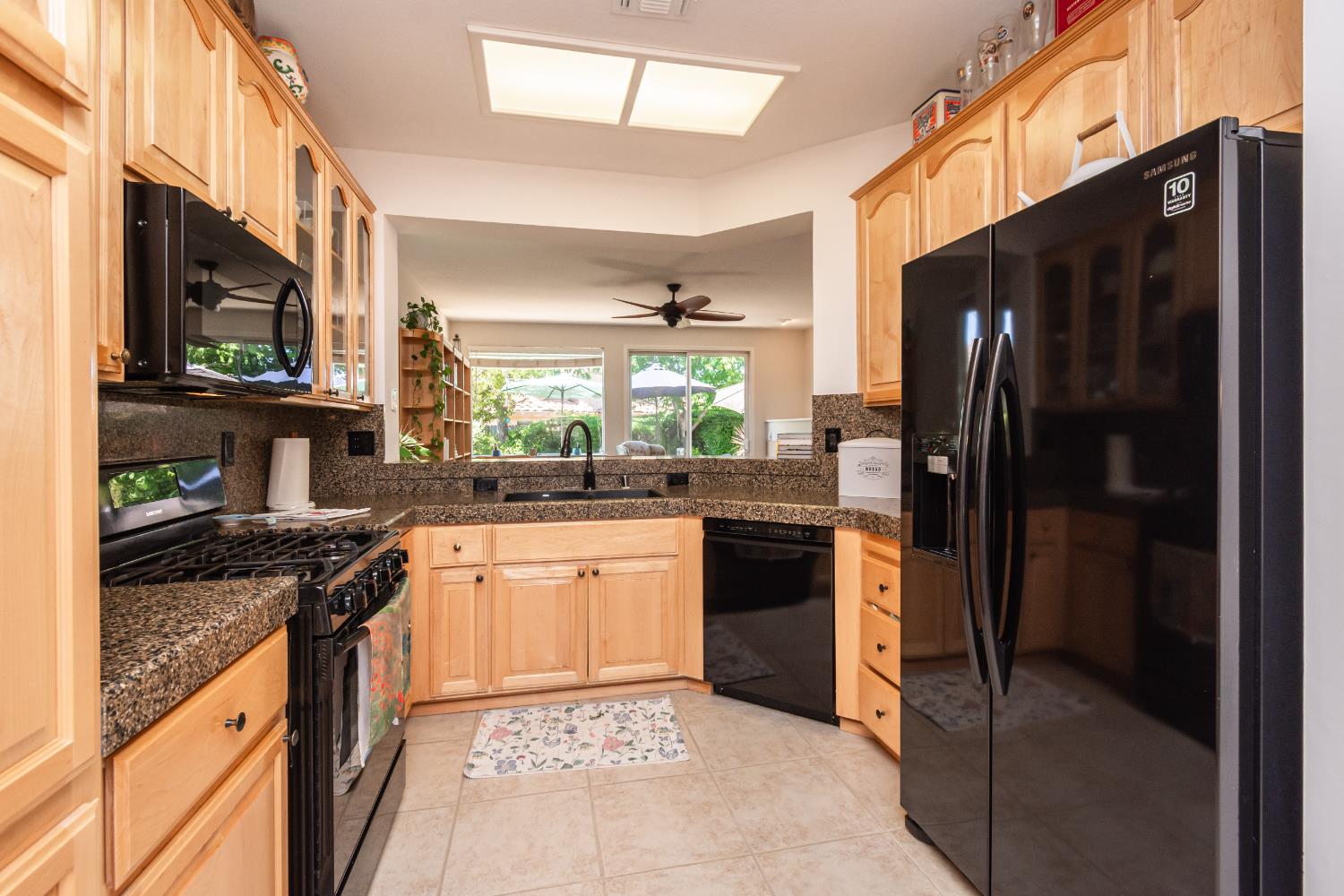Detail Gallery Image 9 of 48 For 320 Leckenby Way, Folsom,  CA 95630 - 3 Beds | 2 Baths