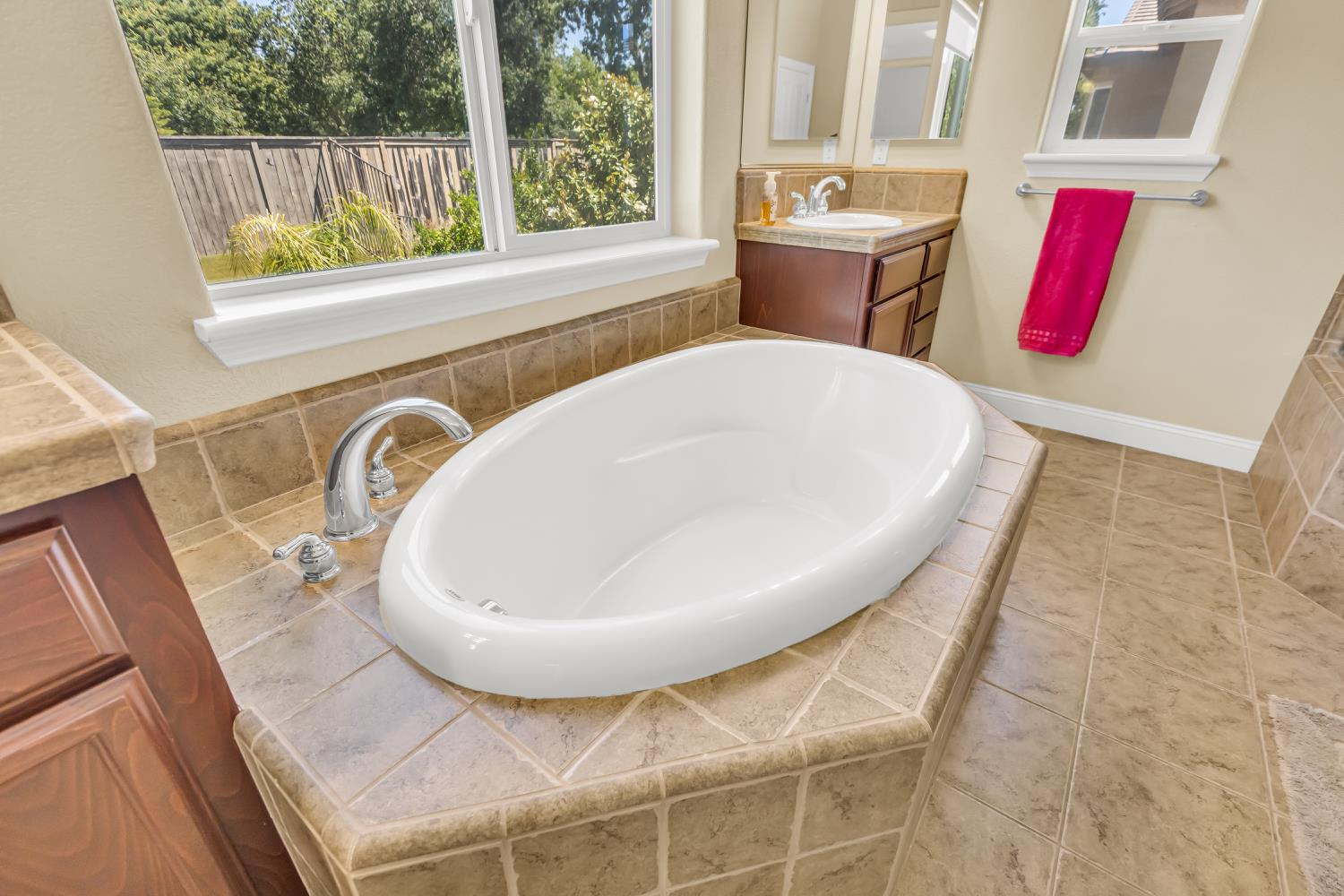 Detail Gallery Image 45 of 76 For 8530 Mandorla Cir, Orangevale,  CA 95662 - 4 Beds | 3/1 Baths