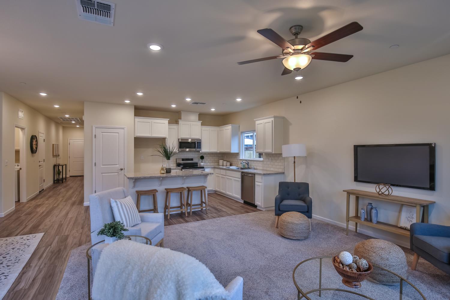 Detail Gallery Image 3 of 5 For 9109 Turnbull Ct, Elk Grove,  CA 95758 - 3 Beds | 2 Baths