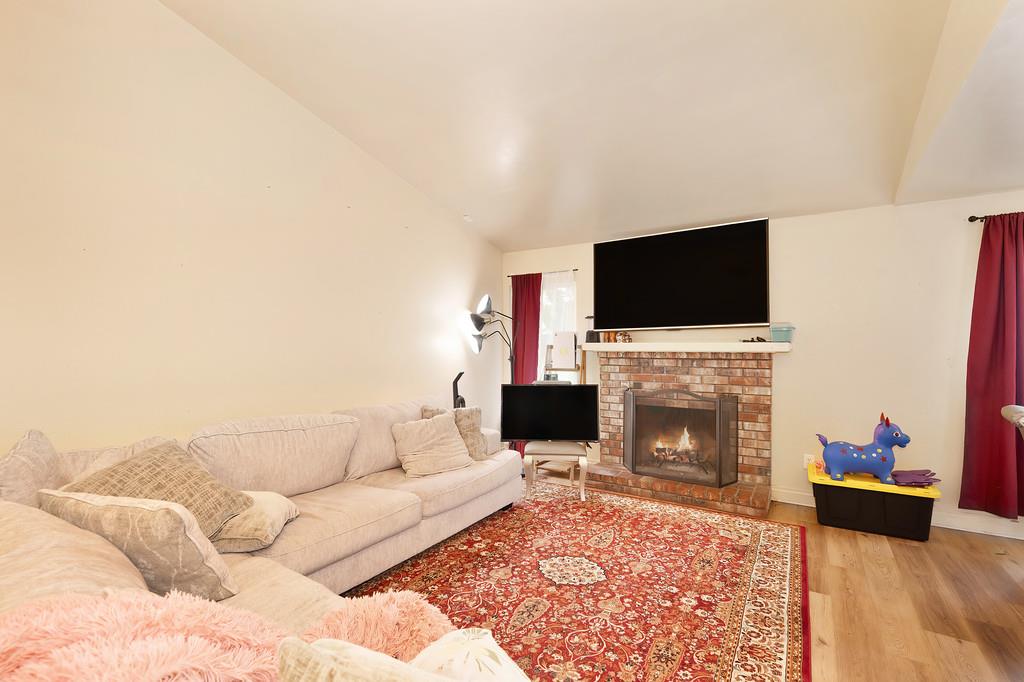 Detail Gallery Image 7 of 25 For 3708 Pullman Dr, Sacramento,  CA 95827 - 3 Beds | 2 Baths