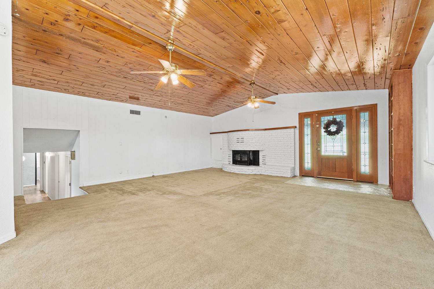 Detail Gallery Image 5 of 44 For 2809 Gardella Ln, Camino,  CA 95709 - 4 Beds | 3/3 Baths