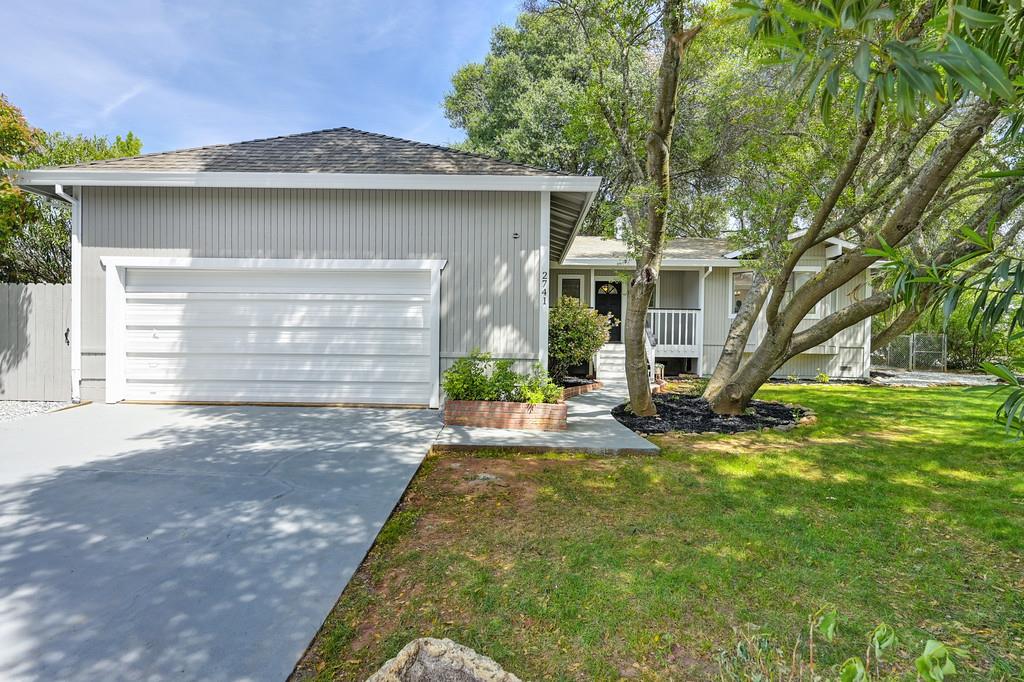 La Crescenta Drive, Cameron Park, California image 1