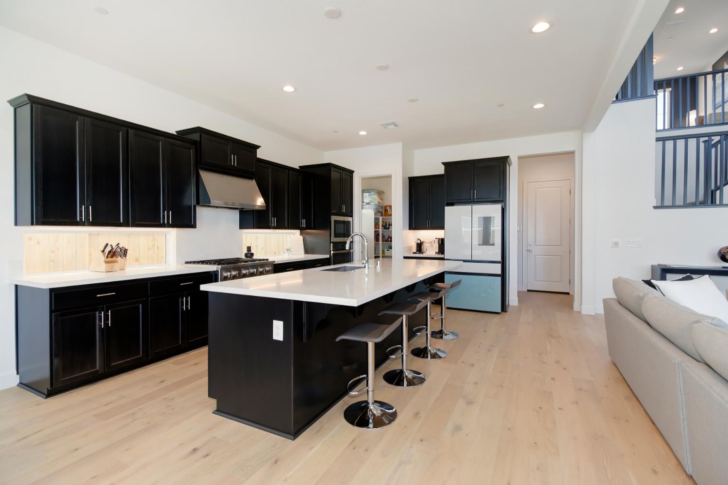 Detail Gallery Image 15 of 69 For 12818 Mission Peak Way, Rancho Cordova,  CA 95742 - 5 Beds | 4/1 Baths