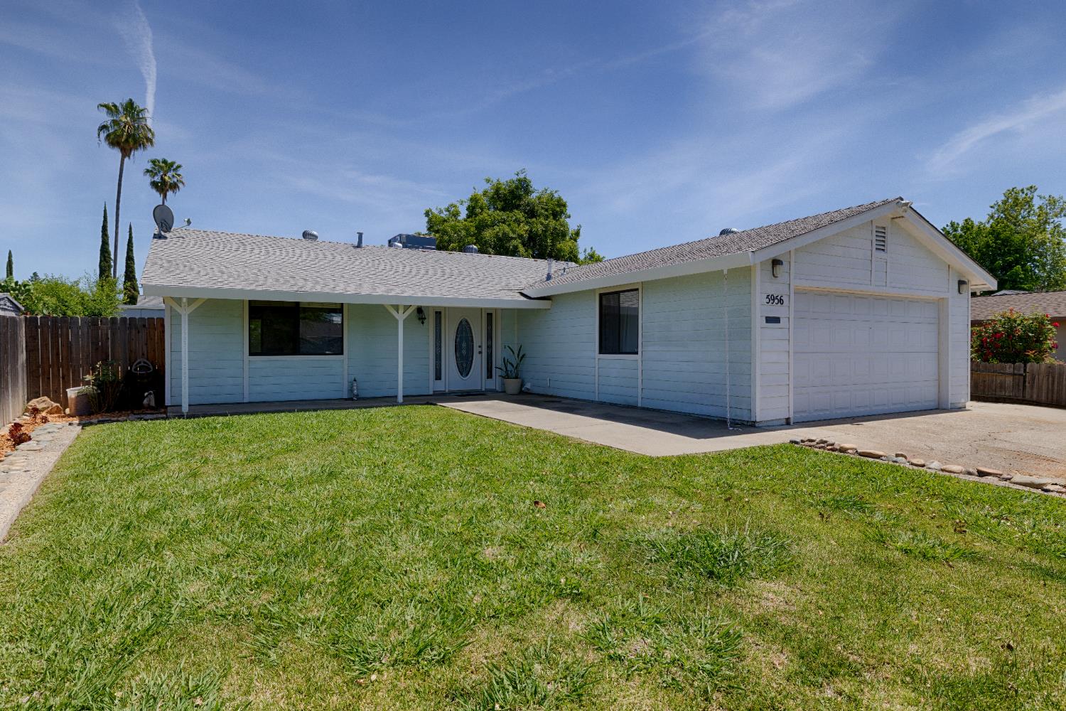 Detail Gallery Image 1 of 19 For 5956 York Glen, Sacramento,  CA 95842 - 3 Beds | 1 Baths
