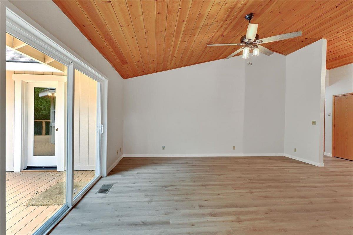 Detail Gallery Image 20 of 75 For 13901 Lake Wildwood Dr, Penn Valley,  CA 95946 - 3 Beds | 2 Baths