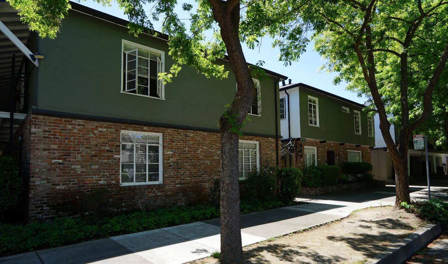 Detail Gallery Image 12 of 19 For 1716 O St, Sacramento,  CA 95811 - – Beds | – Baths