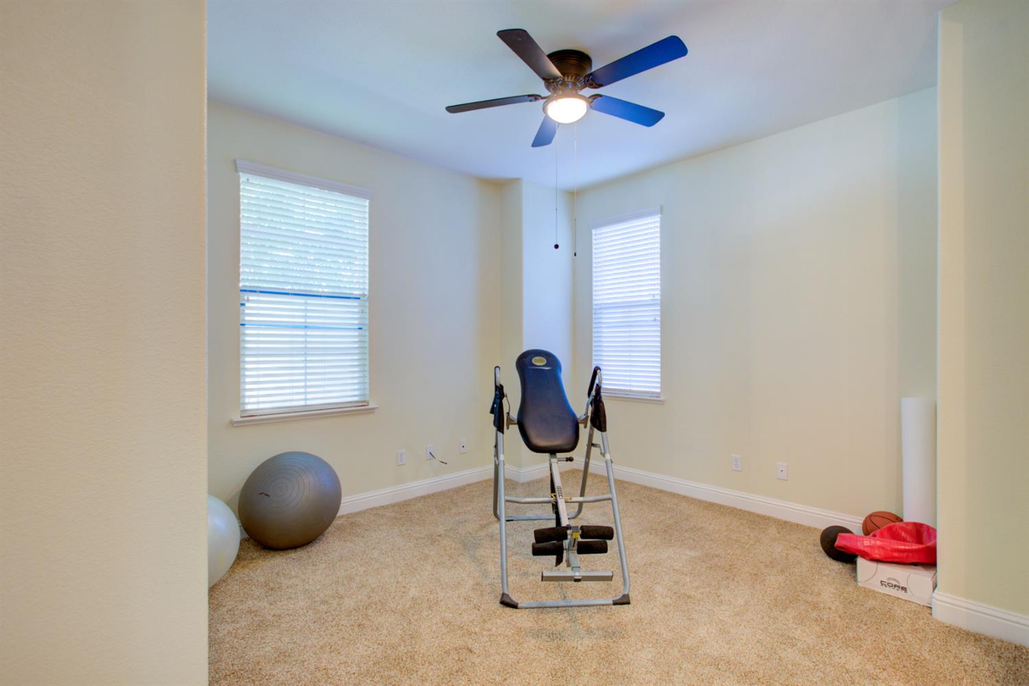 Detail Gallery Image 13 of 71 For 512 Squash Creek Ln, Patterson,  CA 95363 - 5 Beds | 3/1 Baths