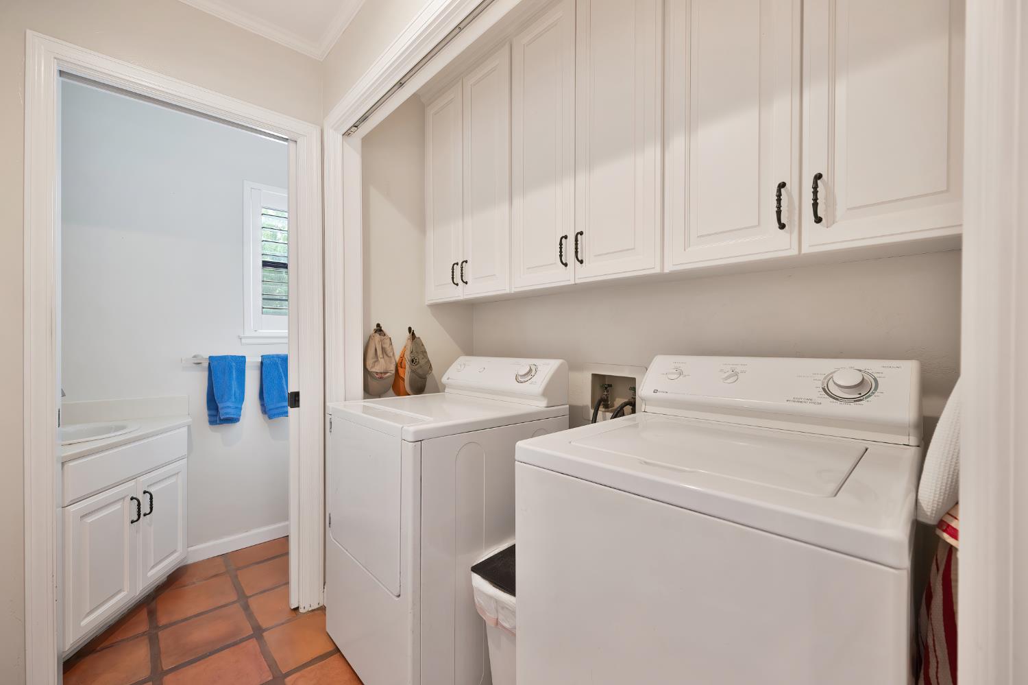 Detail Gallery Image 34 of 68 For 6441 via Del Cerrito, Sloughhouse,  CA 95683 - 3 Beds | 2/1 Baths