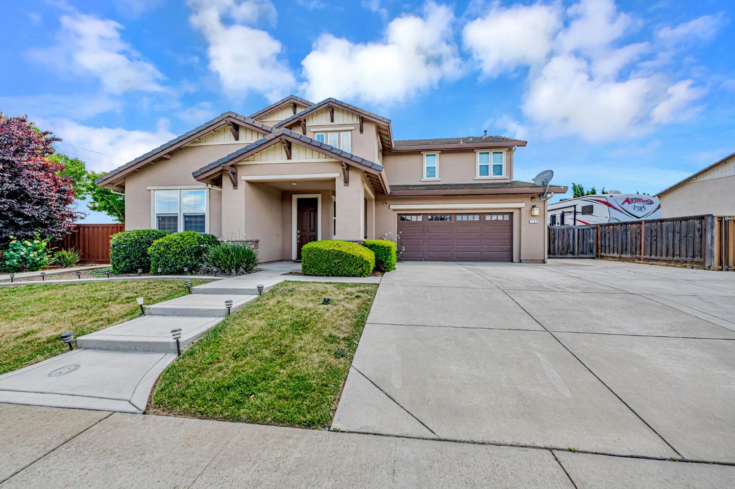 Detail Gallery Image 5 of 80 For 1162 Maugham Dr, Galt,  CA 95632 - 4 Beds | 3 Baths