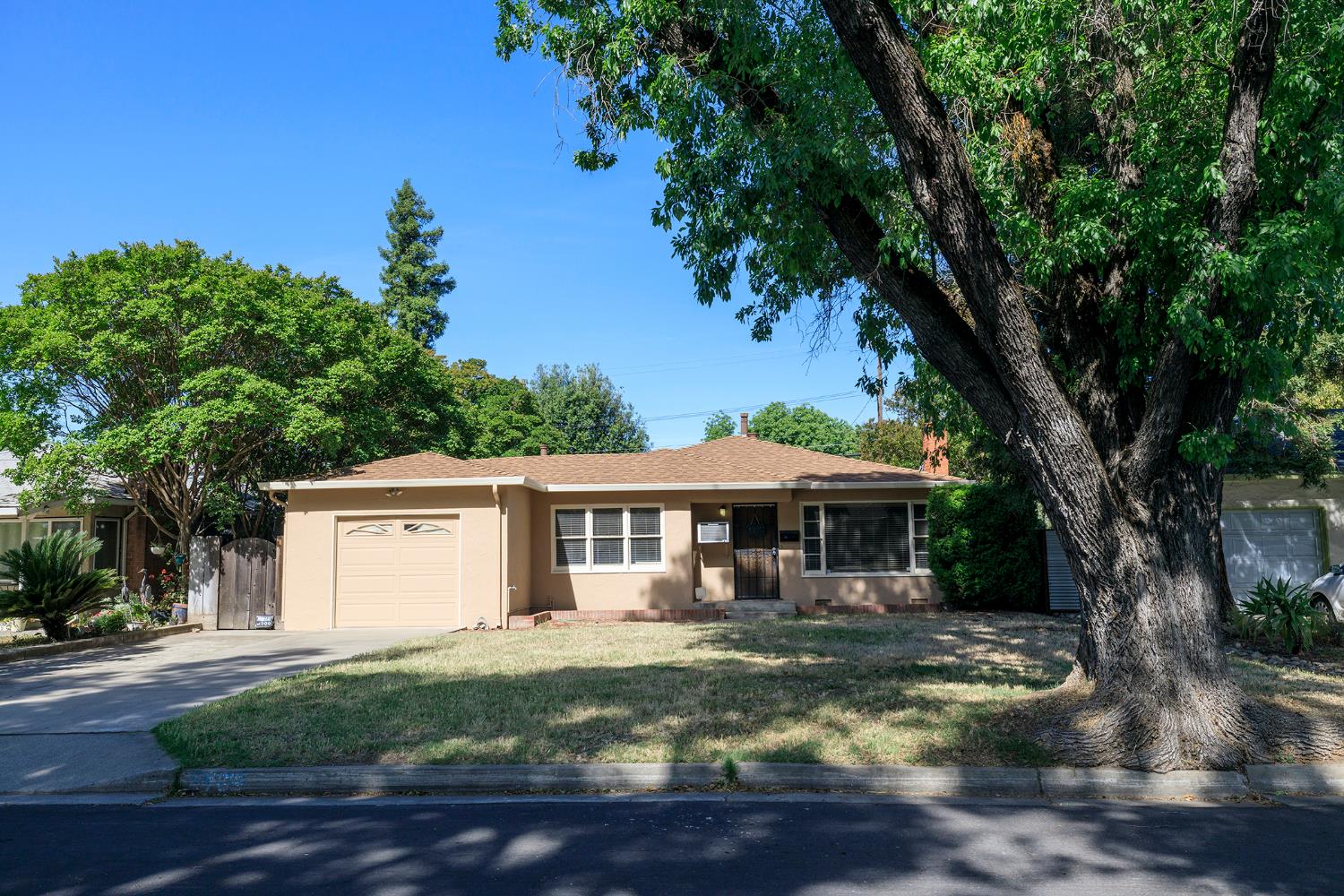 Detail Gallery Image 1 of 32 For 1709 Stetson Ave, Modesto,  CA 95350 - 3 Beds | 1 Baths